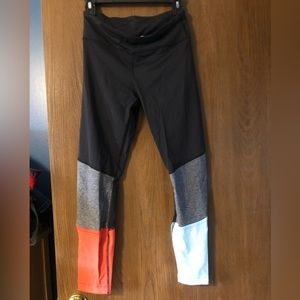 Lululemon leggings size 6